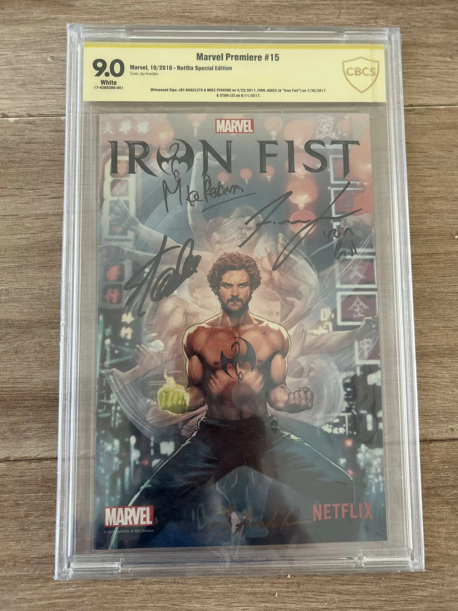 Marvel Premiere #15 CBCS 9.0 Stan Lee, Finn Jones ( Iron Fist) Mike Perkins és Jay Anacleto által dedikált képregény